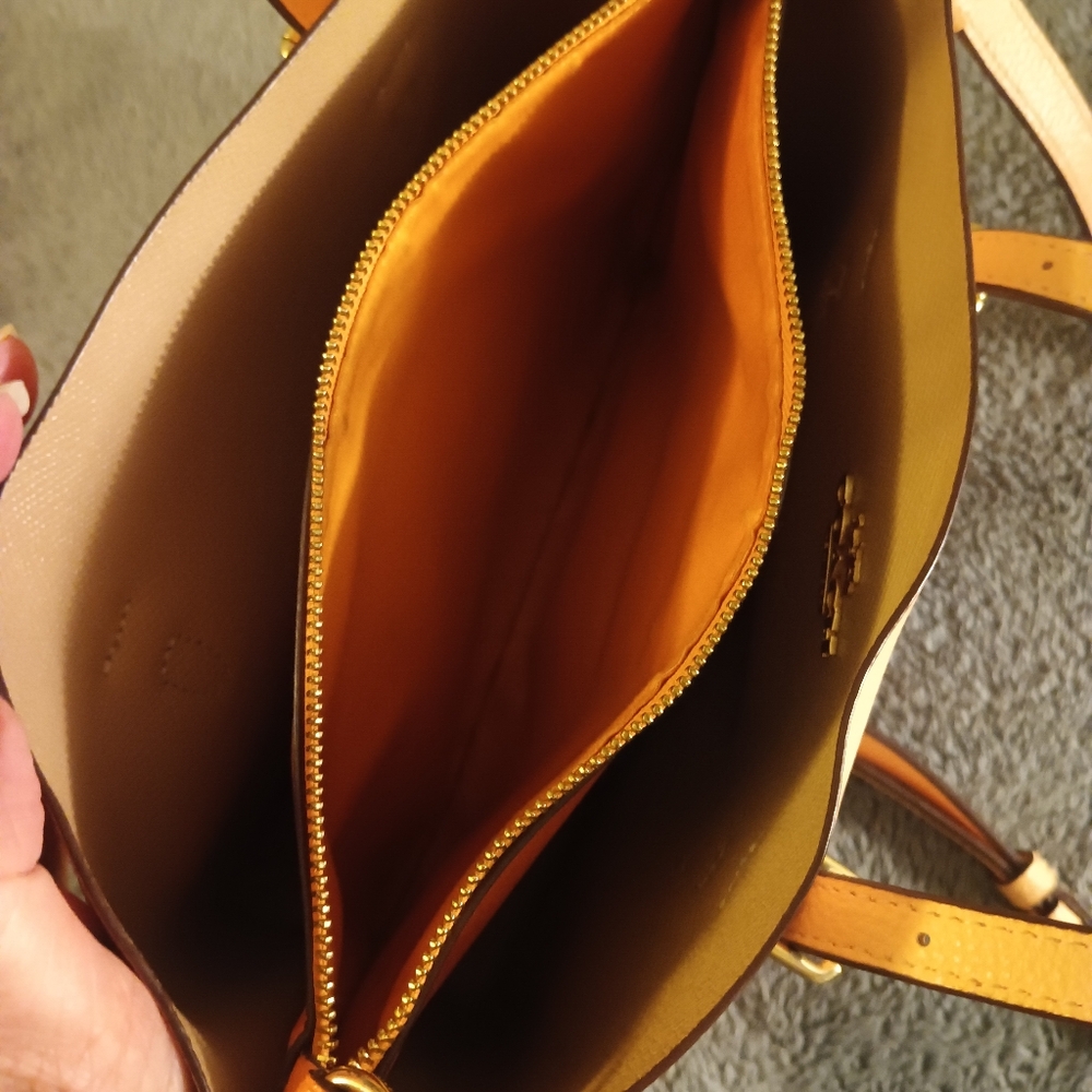 Coach Mollie 25 Tote Bag in Peach/Light Pink - Picture 6 of 11